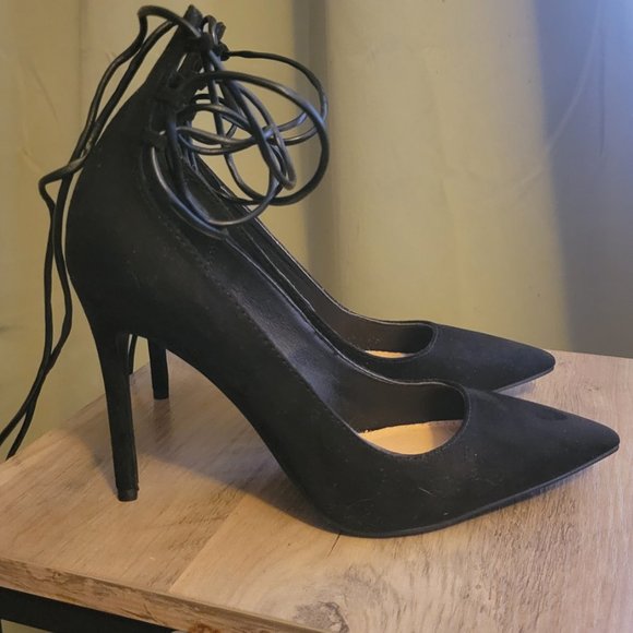 Lace-Up Pump - Picture 3 of 5